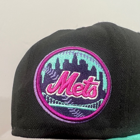 New Era, 59Fifty Fitted Hat, New York Mets, Black, Purple & Green - Picture 3 of 11
